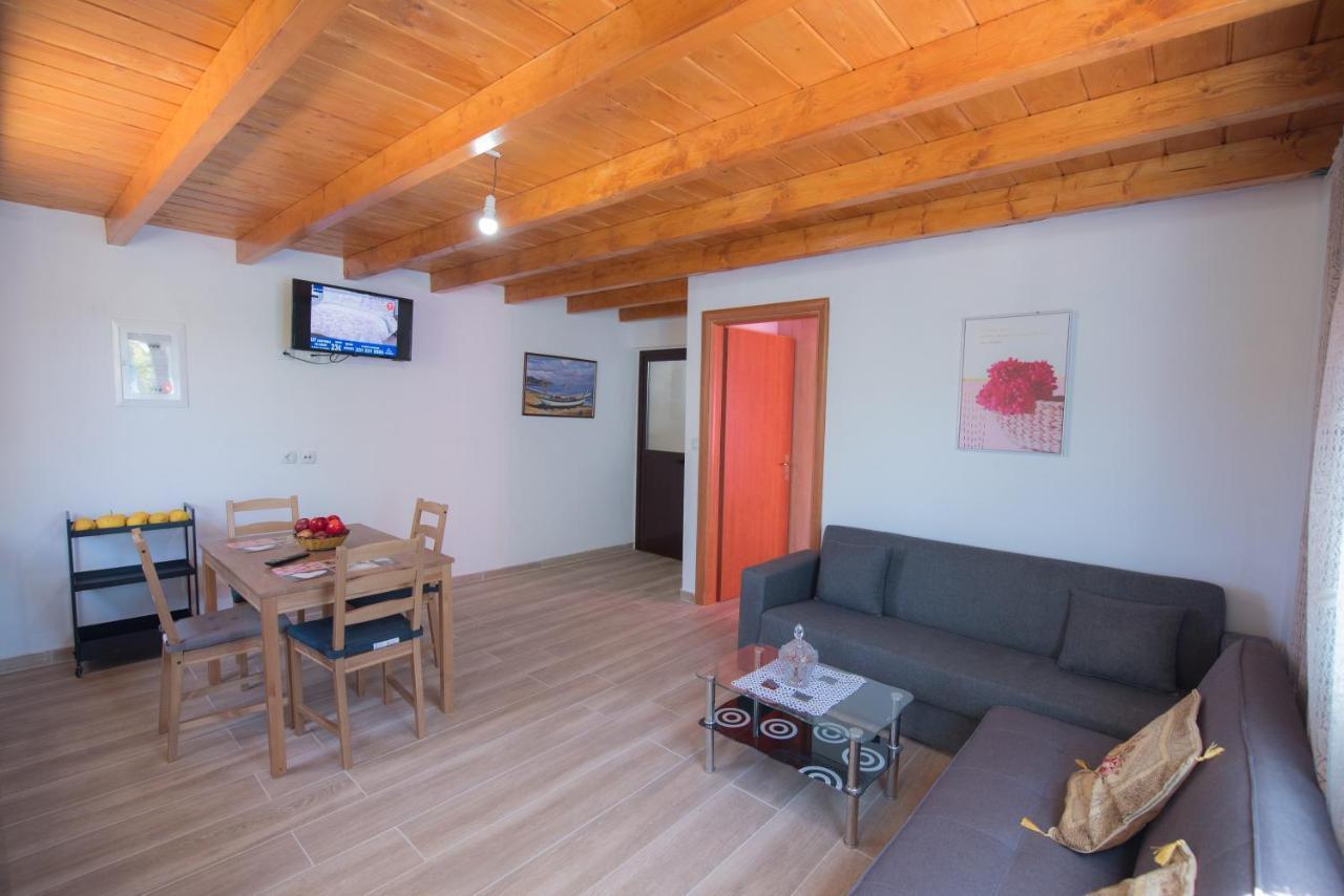 Basil & Guest House Lazaráta Екстериор снимка
